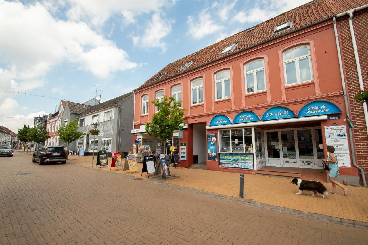 Det Gamle Radhus 호텔 그라스텐 외부 사진