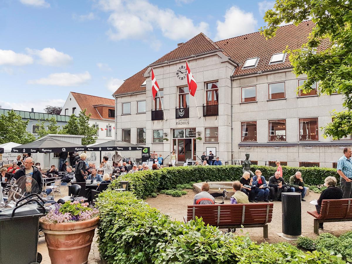 Det Gamle Radhus 호텔 그라스텐 외부 사진